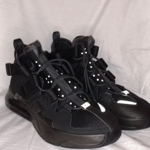 Men's Nike Air Edge 270 Size 11.5